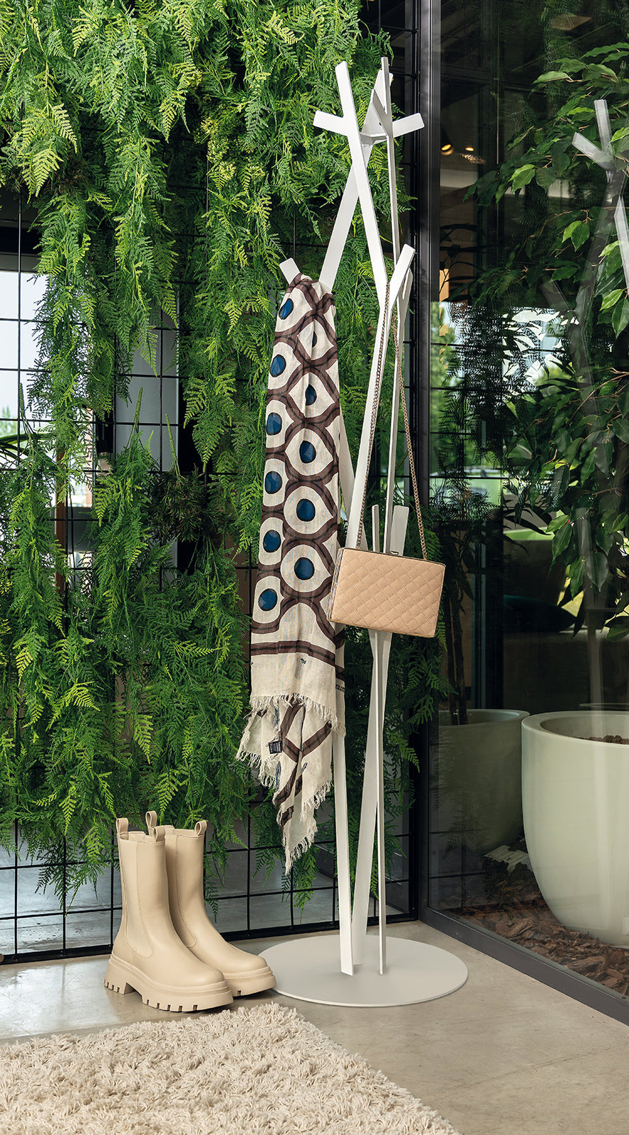 Uty designer floor-standing coat rack
