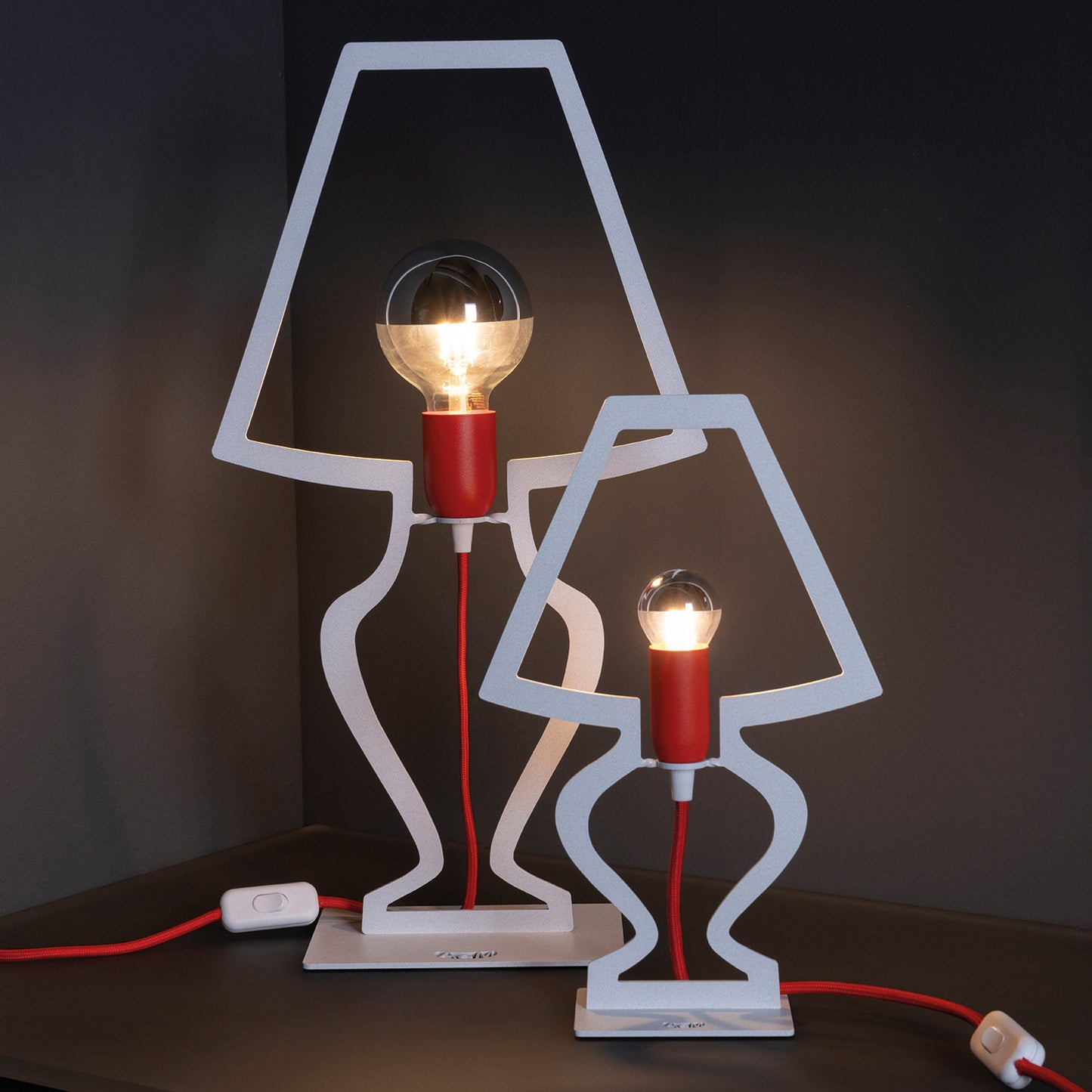 Lampada da tavolo design Silhouette piccola