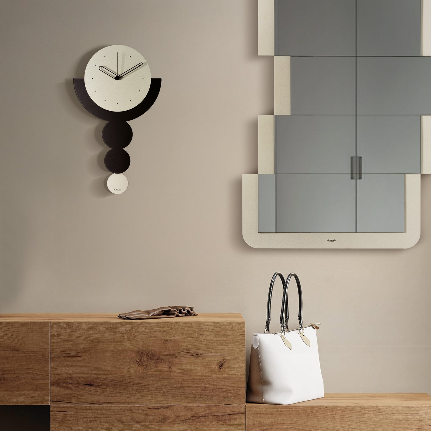 Trilogy pendulum clock