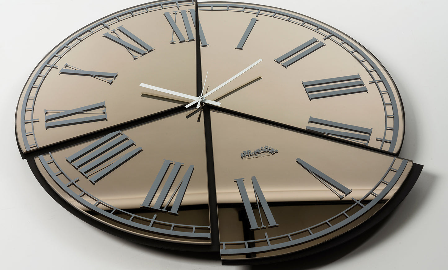 Particolare orologio Kintsugi vetro specchiato bronzato Arti&Mestieri