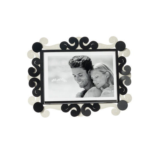 Vista frontale cornice portafoto orizzontale Koko Piccolo di Arti&Mestieri, colore avorio/nero