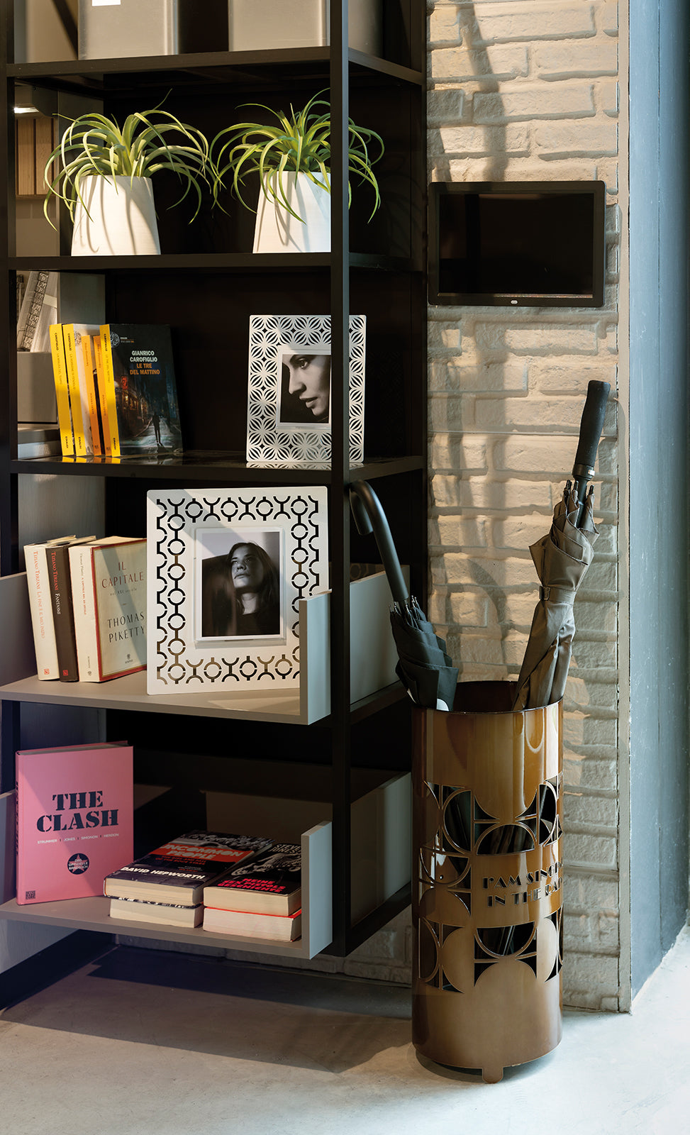 Singing in the Rain modern umbrella stand