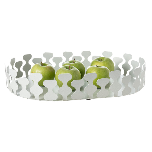 Vassoio ovale Nori di Art&Mestieri in ferro color bianco marmo con frutta, vista tre quarti