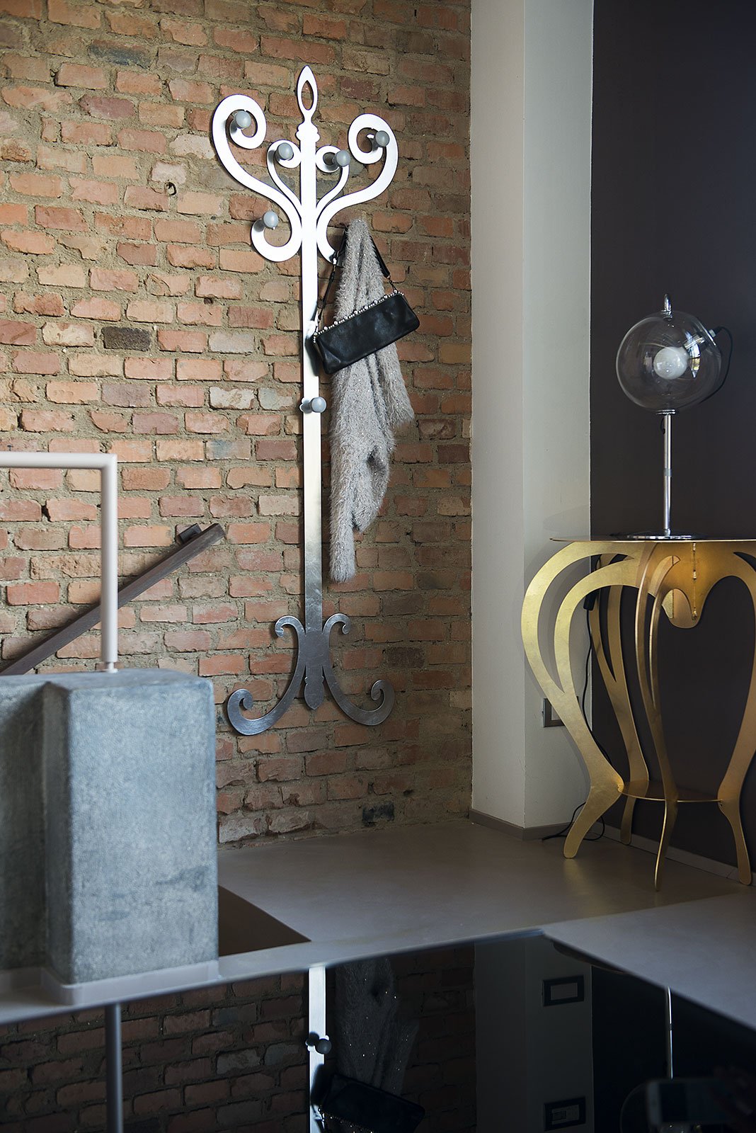 Consolle Ballerina piccola con appendiabiti Thonet - ambientazione ingresso