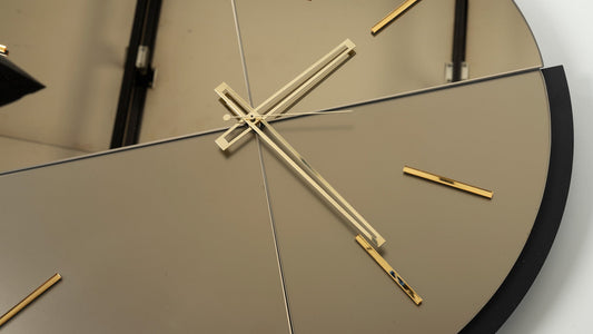 Avignone: l'orologio che trasforma la tua parete