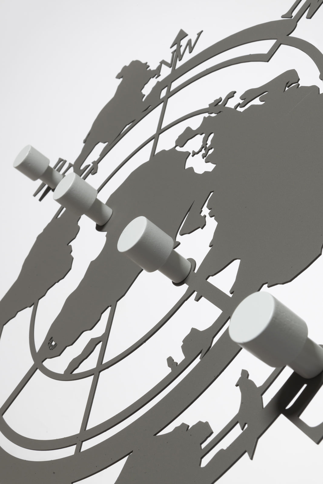 Appendiabiti a parete di design Planisfero