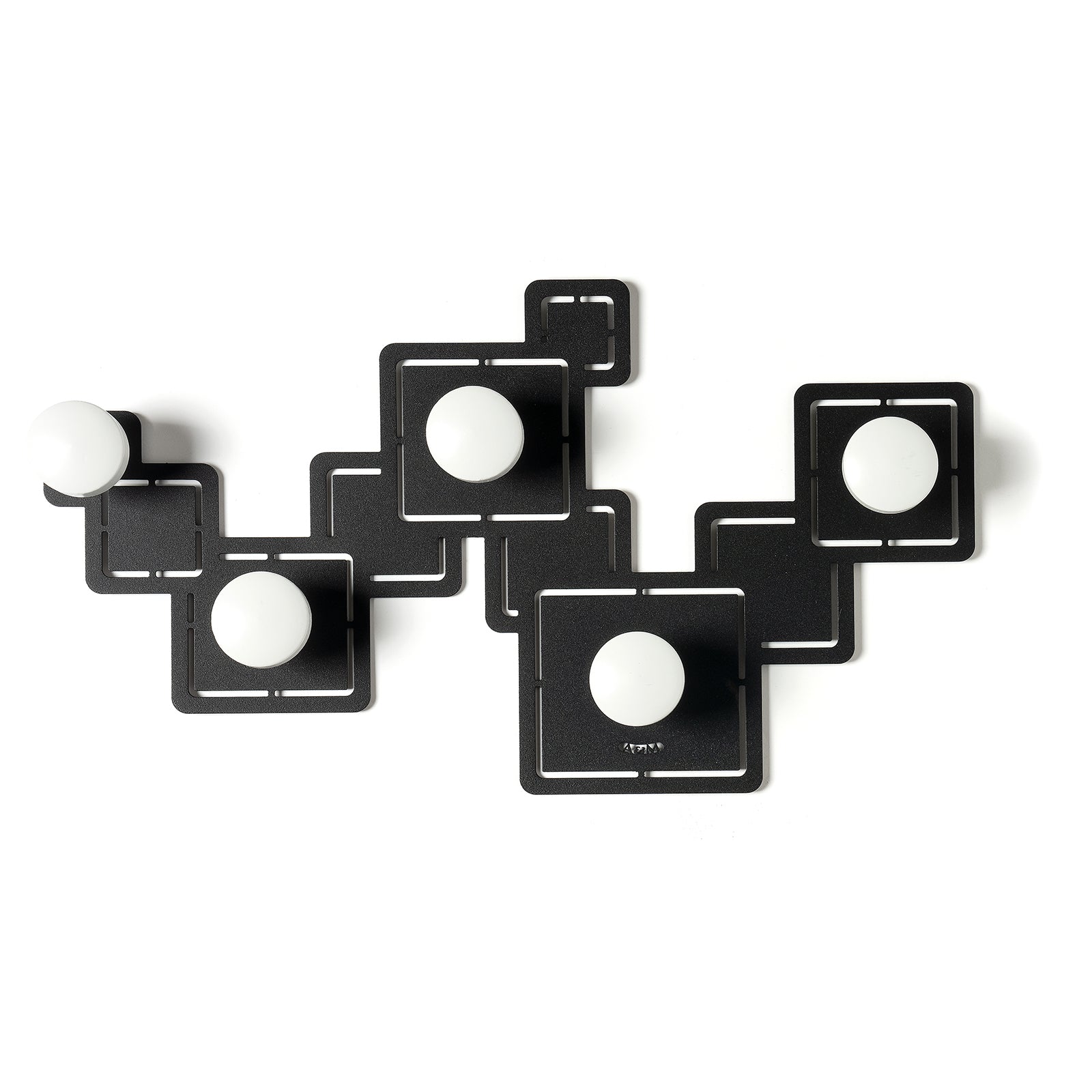 Vista frontale dell'appendiabiti Malago di Arti&Mestieri, colore nero con cinque pomelli bianchi.