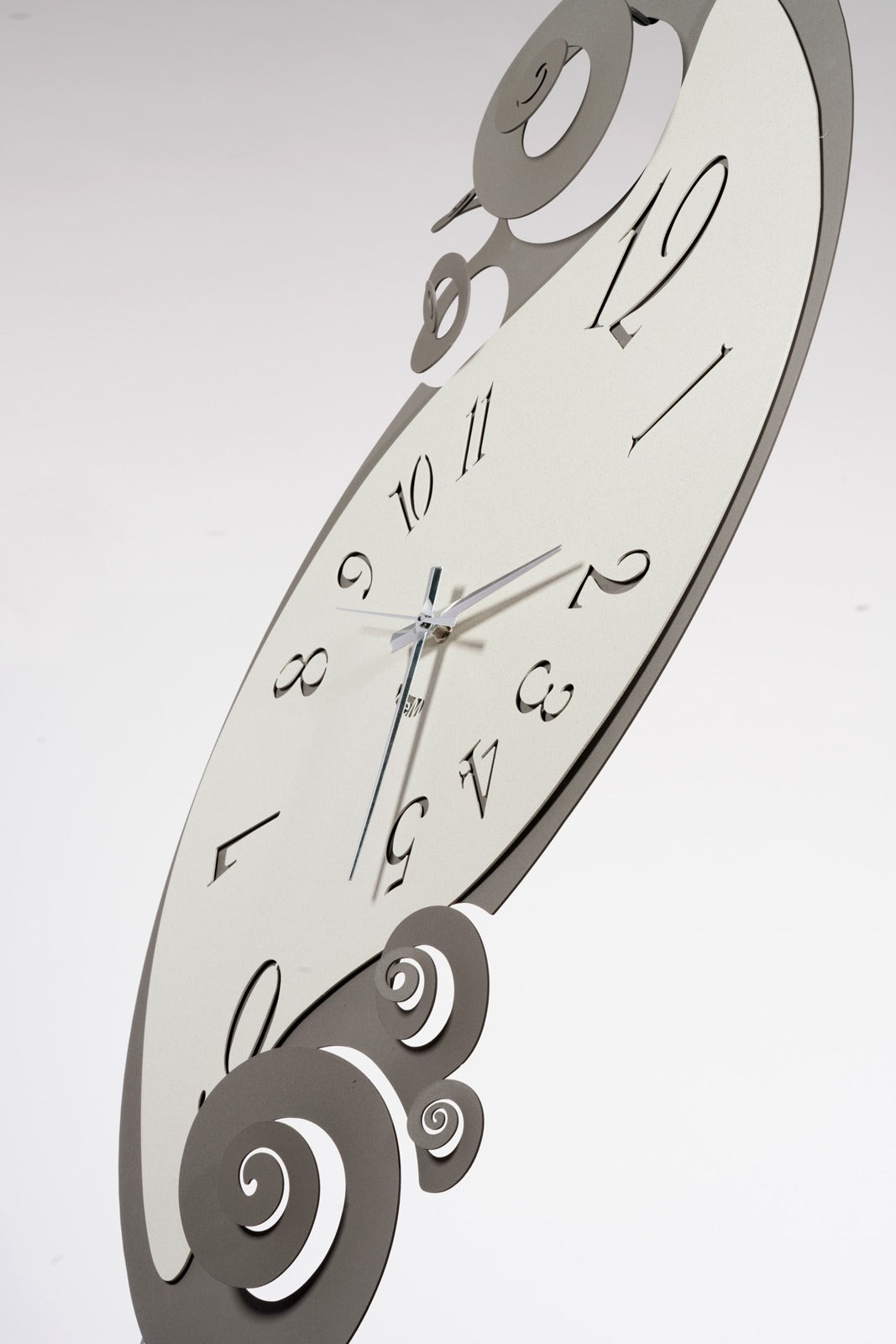 Elegant design wall clock Circeo