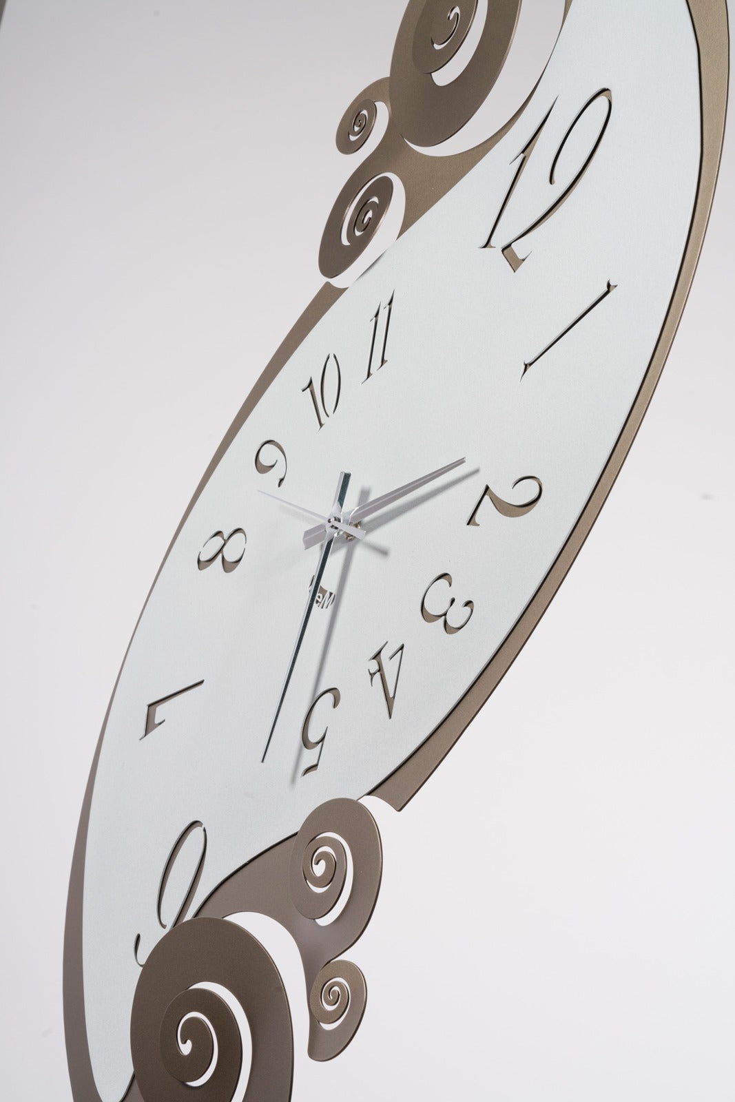 Elegant design wall clock Circeo