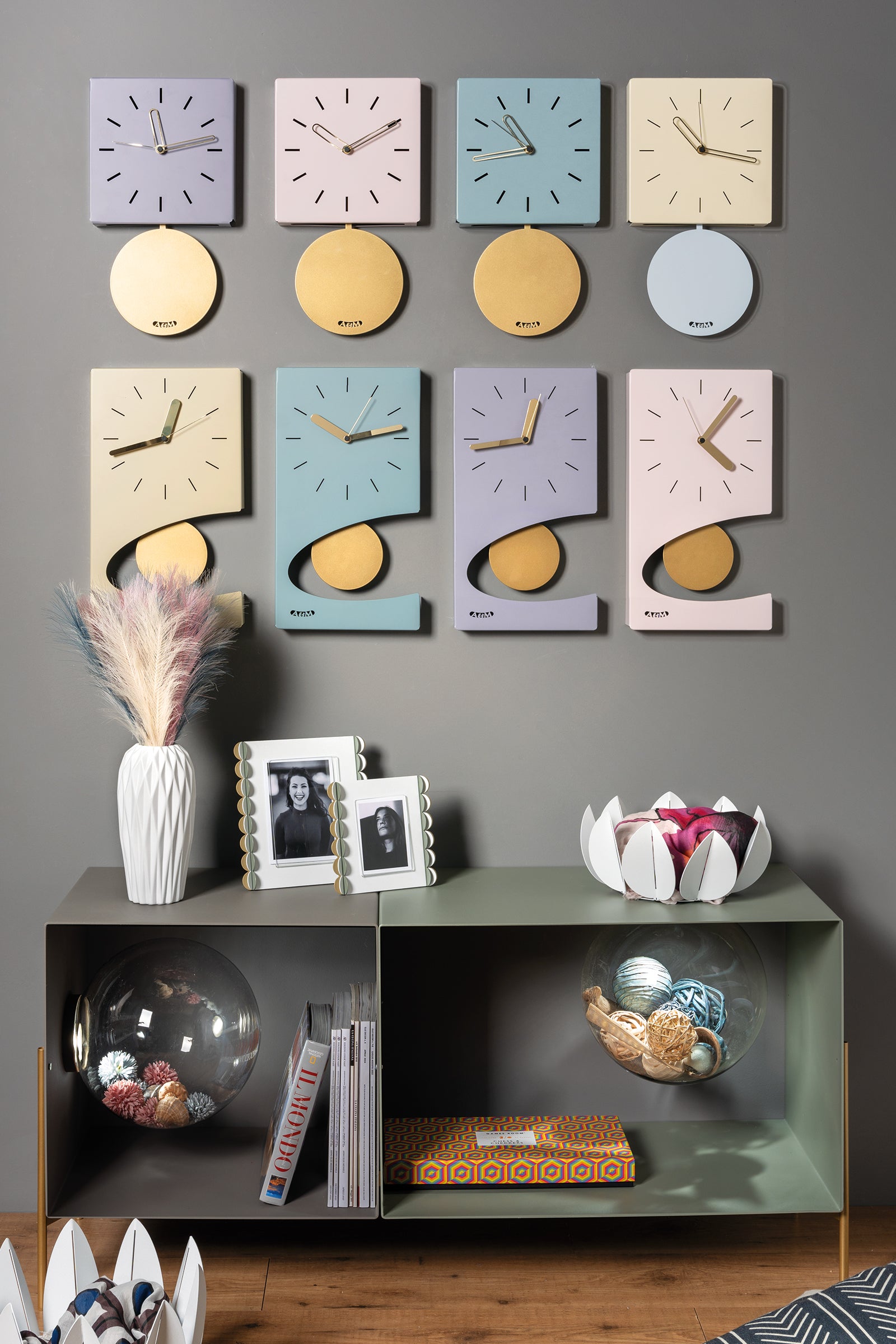 Modern design wall clock Eclipse pendulum