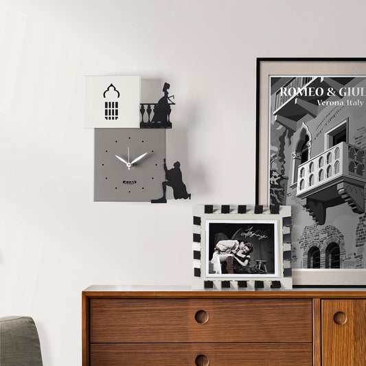 Design wall clock Romeo and Juliet