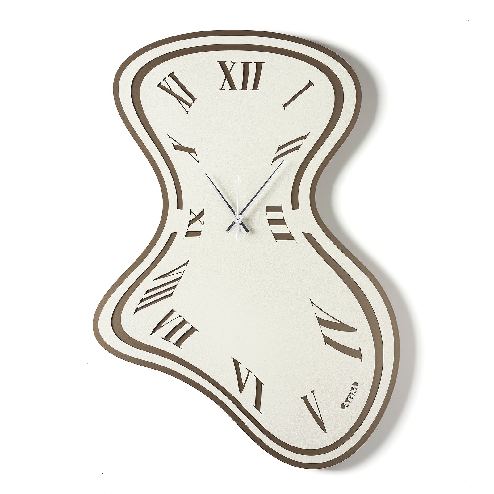 Vista frontale dell'orologio da parete Dali di Arti&Mestieri, metafora dei famosi orologi di Salvador Dali. Combinazione colori: bronzo/avorio.