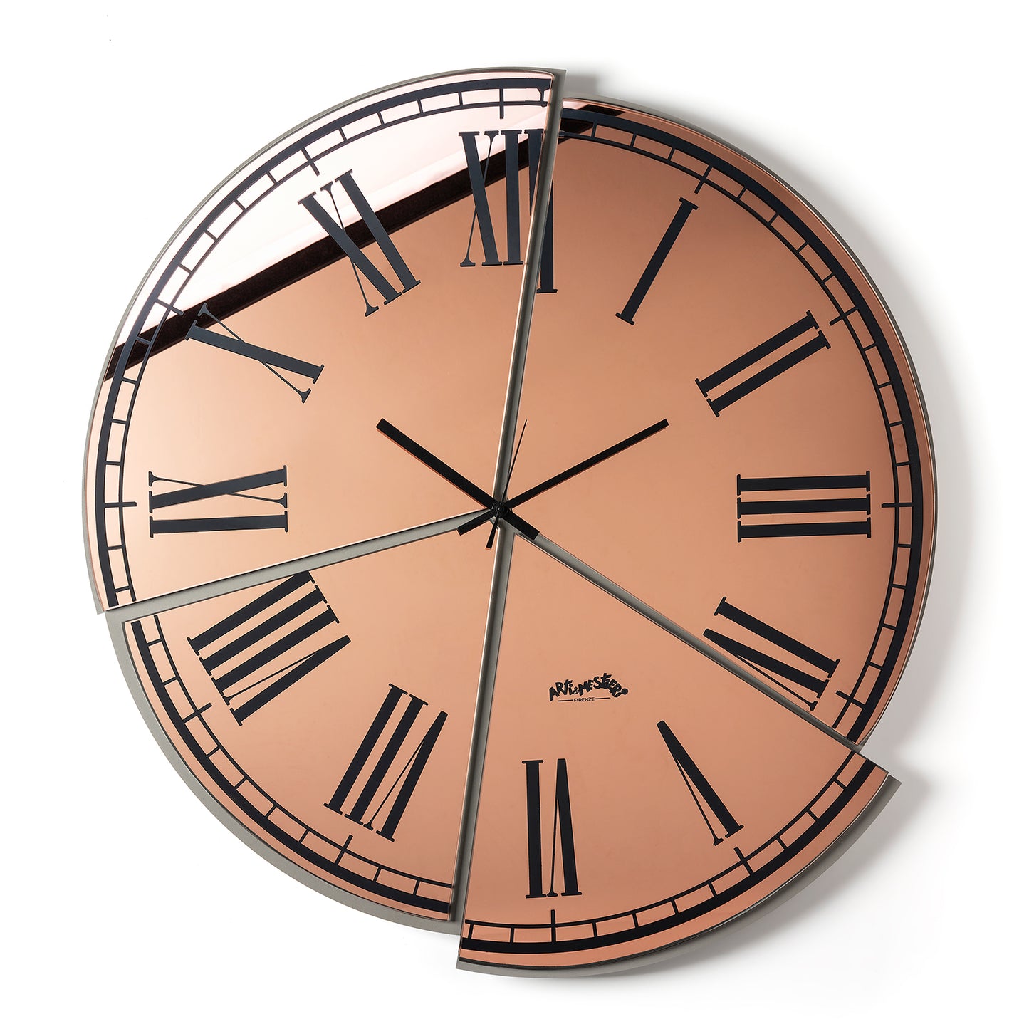 Vista frontale dell'orologio Kintsugi di Arti&Mestieri ispirato alla tecnica giapponese, vetro Crystal Luxe rosa serigrafato