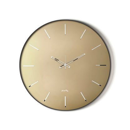 Vista frontale dell'orologio Giotto di Arti&Mestieri. Base nera, quadrante vetro satinato Velour Luxe bronzo, diametro 60 cm.