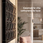 Particolare ambientata dell'orologio di design Wallpaper. Vista di trequarti
