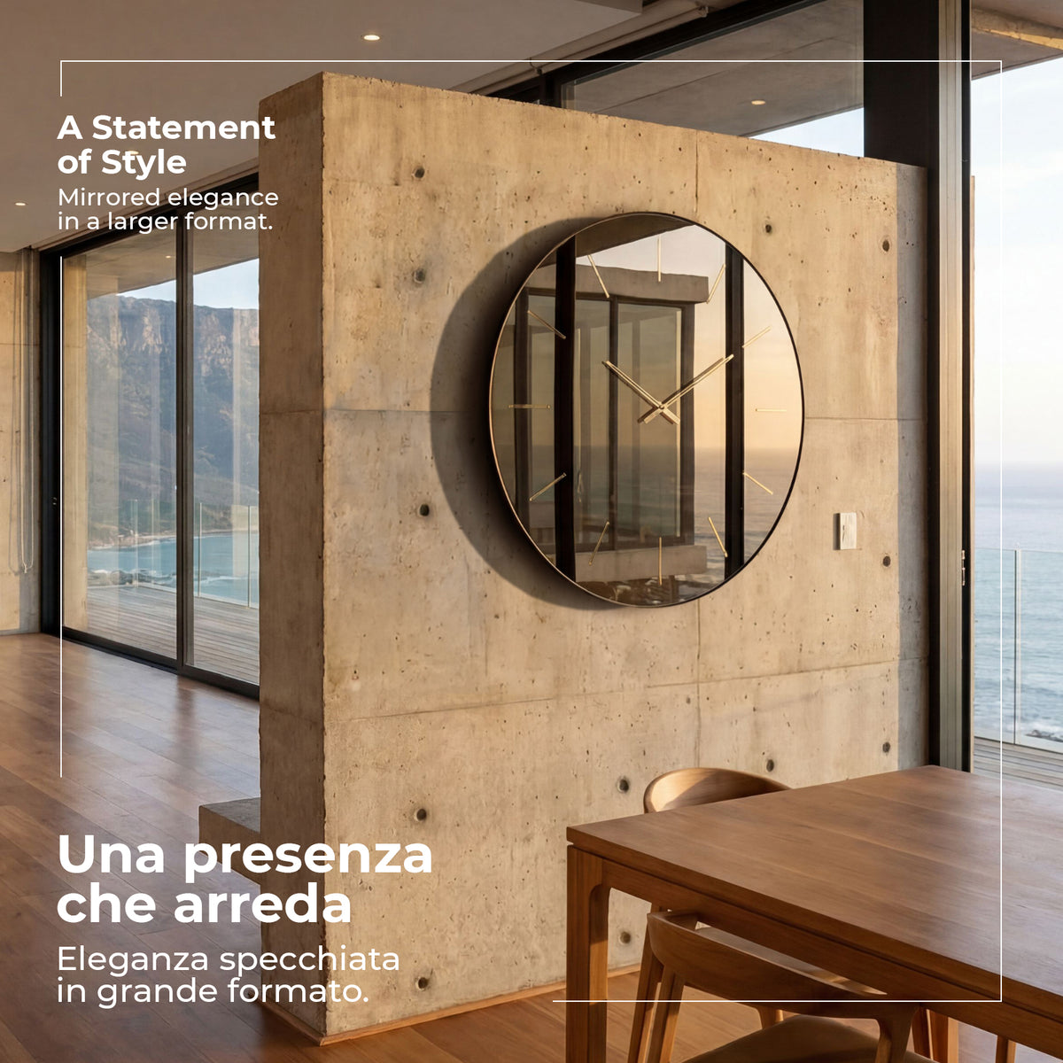 Foto ambientata dell'orologio specchiato Giotto 90 in una casa al mare, Arti&Mestieri. Specchi bronzo.