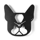 Orologio da parete Buddy dal design ironico e originale, ispirato alla silhouette stilizzata di un Bulldog.