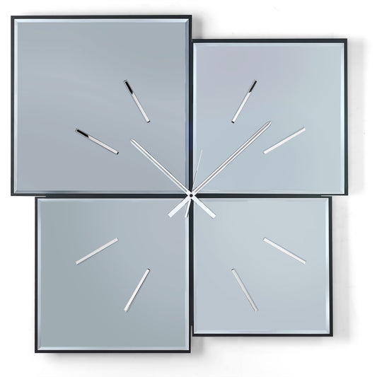Orologio da parete Sintesi Basic 90 fumé di grande formato, caratterizzato da quattro specchi bisellati e indicatori in cristallo acrilico specchiato. Un complemento dal design minimal e scenografico, ideale per ambienti ampi e contemporanei. Vista frontale.
