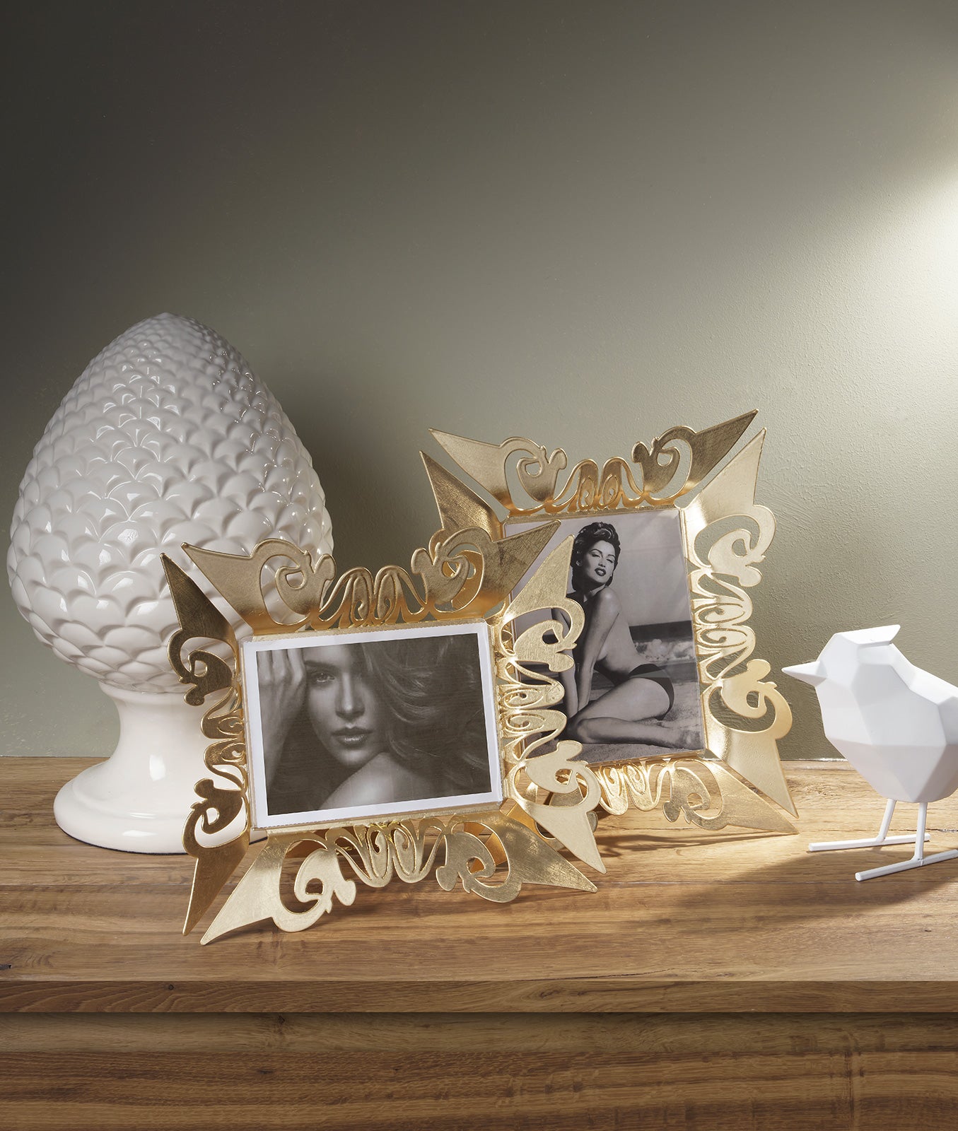 Horizontal decorated photo frame Vanity