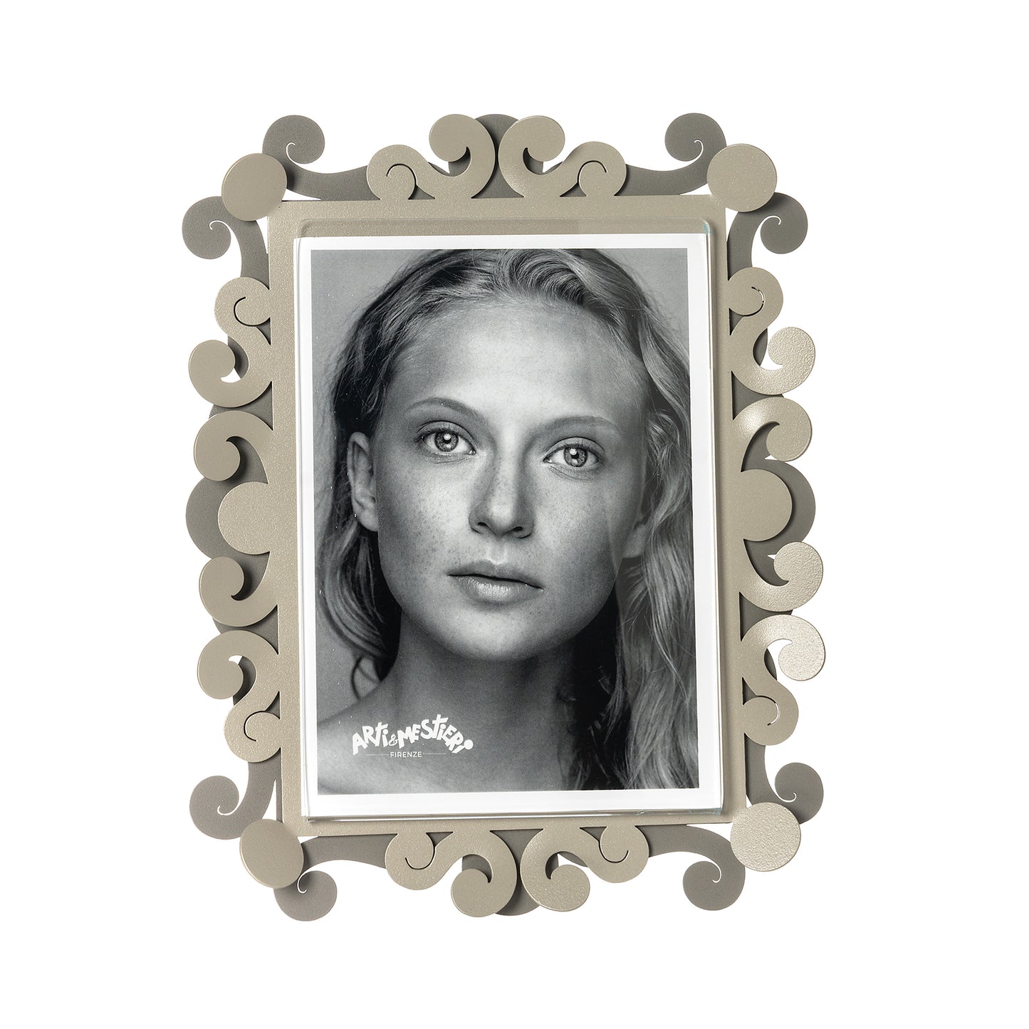 Vista frontale cornice portafoto verticale Koko grande di Arti&Mestieri, colore fango/sabbia