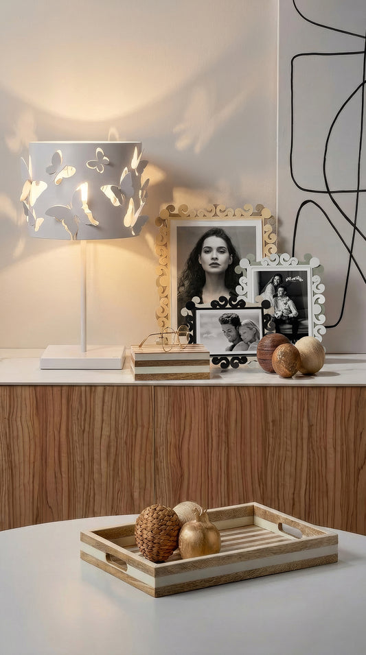 Ambientazione della linea di cornici portafoto Koko di Arti&Mestieri, vari formati, orizzontali e verticali.