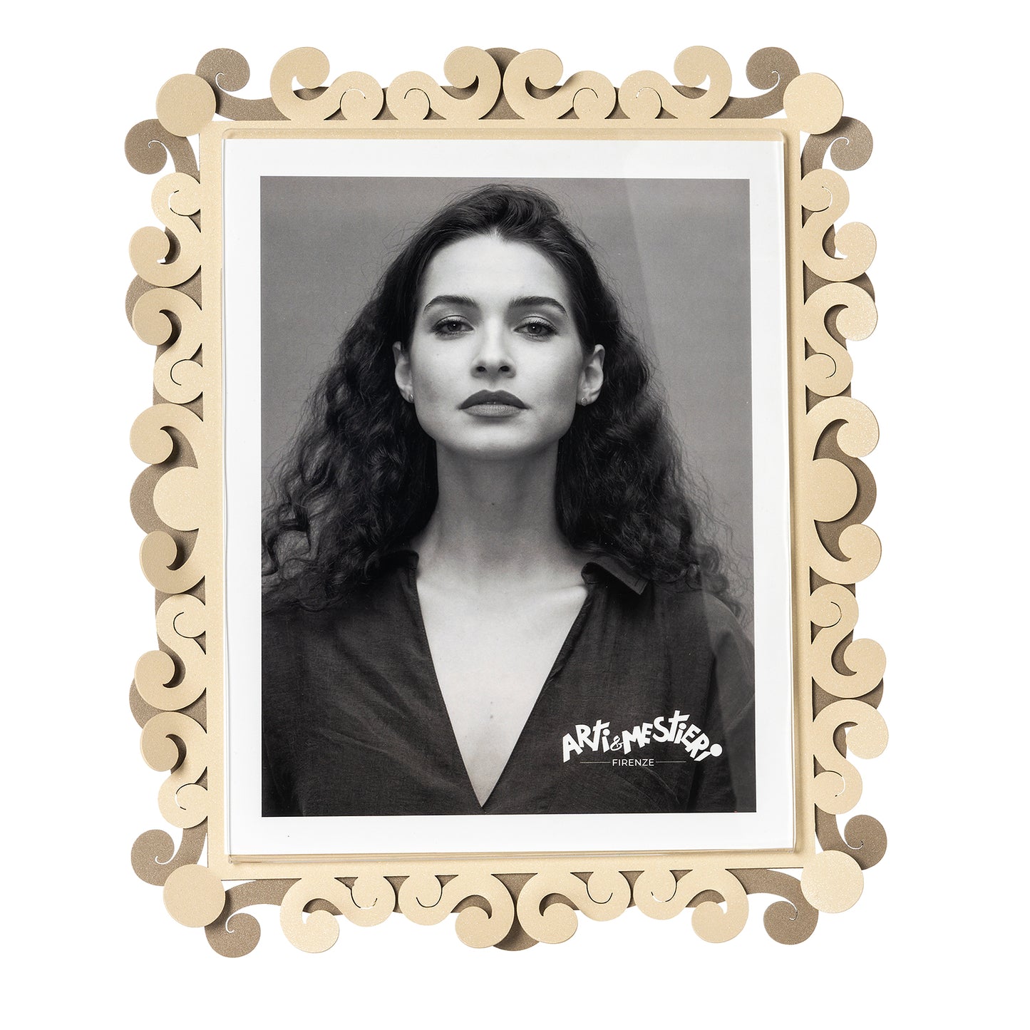 Vista frontale cornice portafoto verticale Koko Maxi di Arti&Mestieri, colore beige/crema