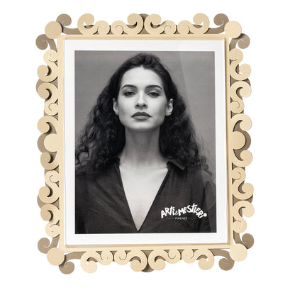 Vista frontale cornice portafoto verticale Koko Maxi di Arti&Mestieri, colore beige/crema