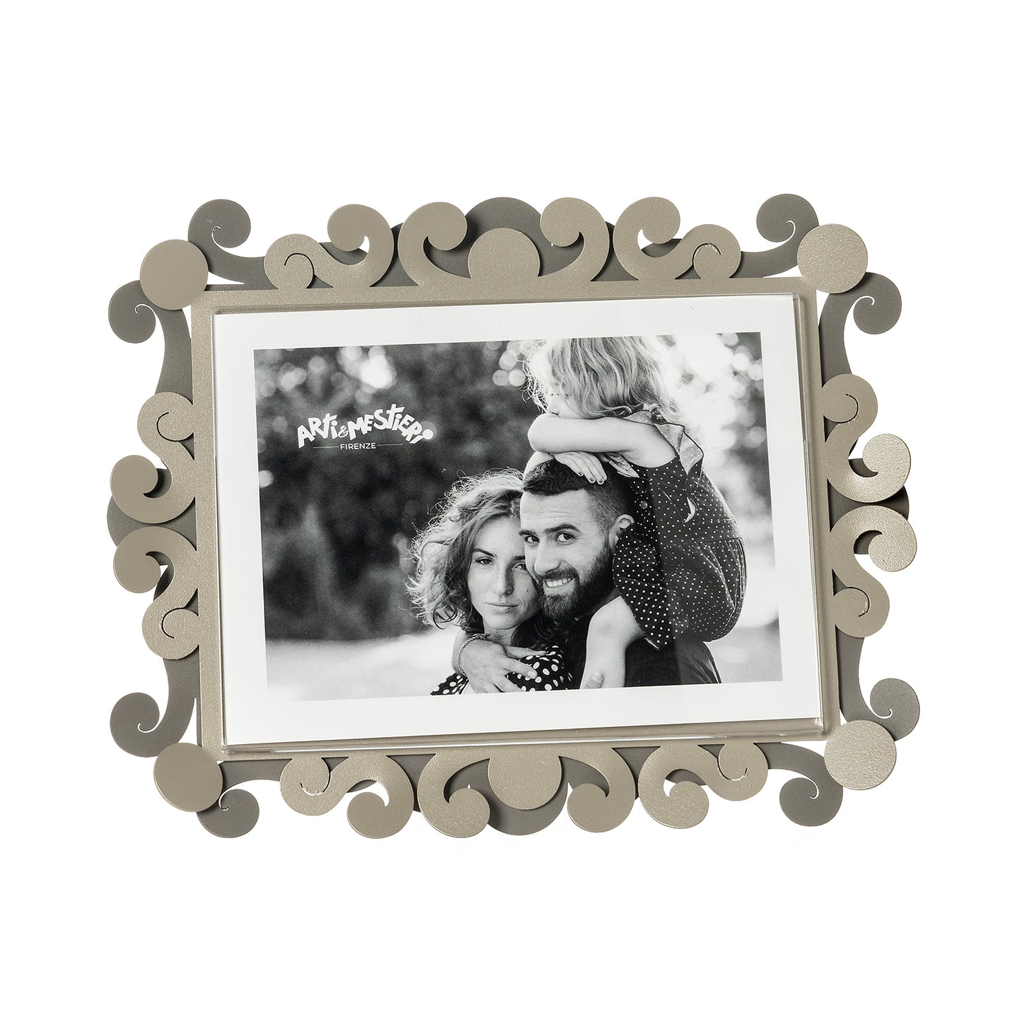 Vista frontale cornice portafoto orizzontale Koko Grande di Arti&Mestieri, colore fango/sabbia