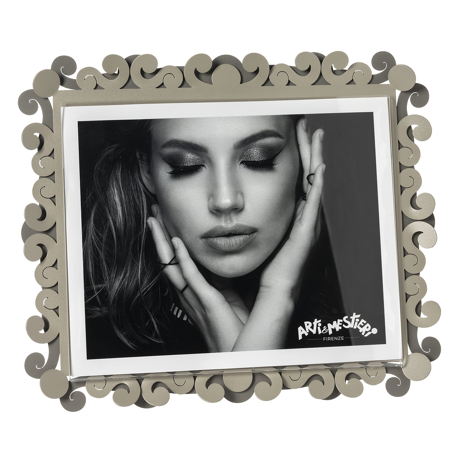 Vista frontale cornice portafoto orizzontale Koko Maxi di Arti&Mestieri, colore fango/sabbia