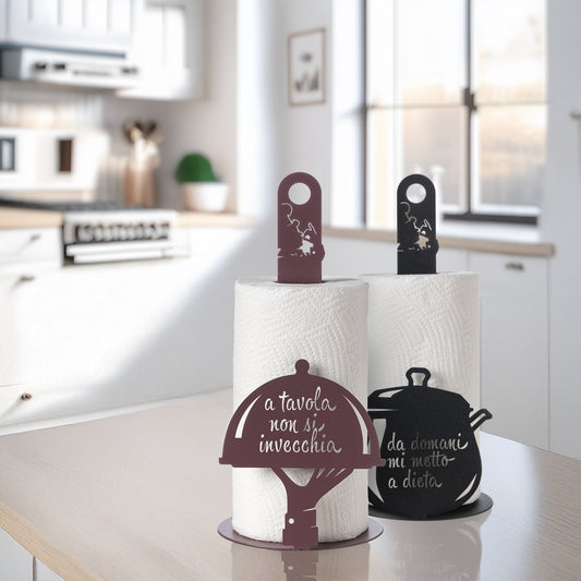 foto ambienta in una cucina del porta rotolo da cucina "da domani mi metto a dieta"