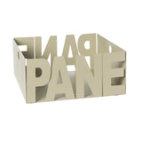 Porta pane Letter in ferro color chantilly con scritta Pane, vista tre quarti