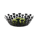 Fruttiera Nori Piccola di Art&Mestieri in ferro color nero con frutta, vista tre quarti