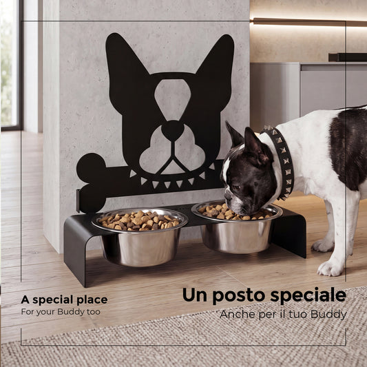 Foto ambientata del porta ciotole per cani Buddy di Arti e Mestieri.
