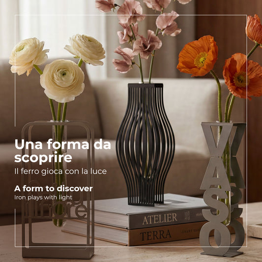 Foto ambientata del vaso Obaso di colore nero,  di Arti e Mestieri.