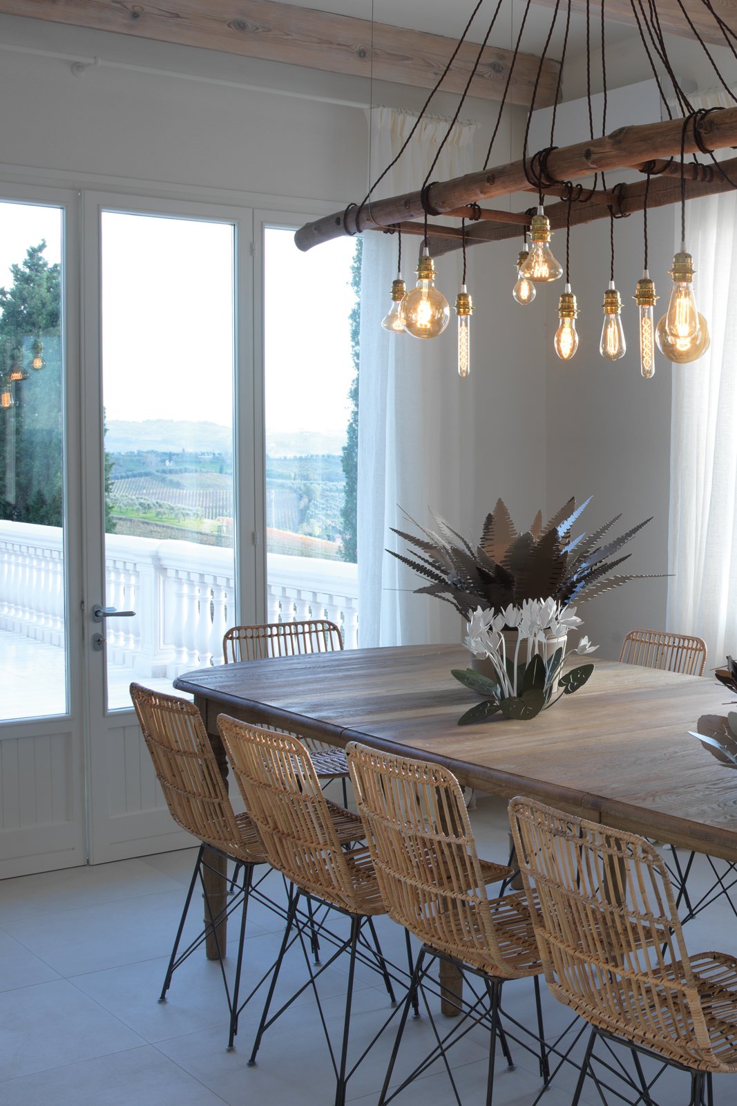 Ciclamino design centrepiece
