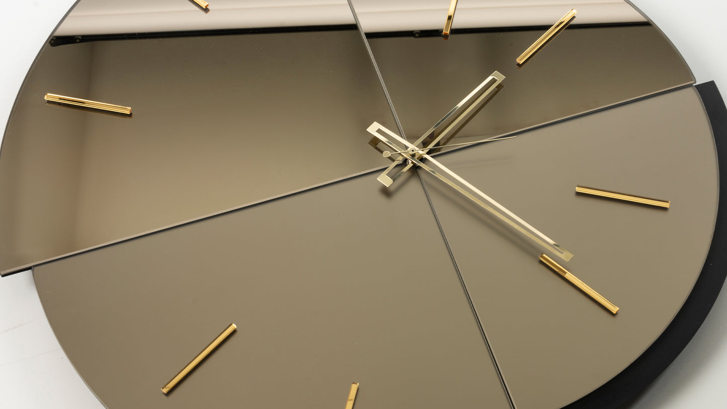 Particolare dell'orologio Avignone con quadrante in Velour e Crystal Luxe